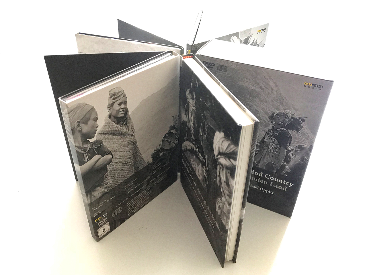 Oppitz – Arthaus – Shamans – Box – open